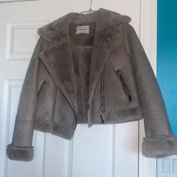 Stradivarius cropped aviator jacket - Picture 2 of 5